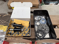 40x racefiets onderdelen w.o. kettingbladen, tandkransen w.o. miche, shimano - afbeelding 8 van  8