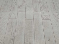 42 m2 laminaat plank - 504 x 84 x 8 mm - afbeelding 1 van  3