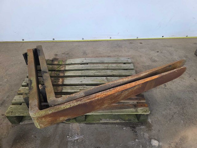 4200x600 4000kg - heftruck lepels - afbeelding 1 van  6