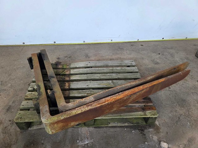 4200x600 4000kg - heftruck lepels - afbeelding 6 van  6