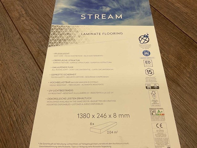 42,8m² purity stream rustieke walnoot laminaatvloer - afbeelding 8 van  8