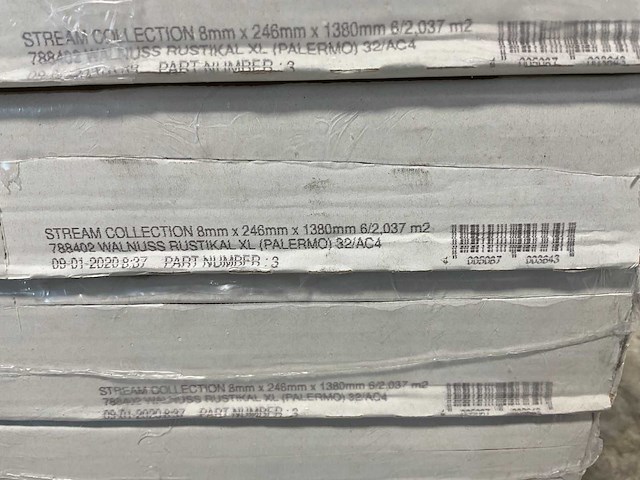 42,8m² purity stream rustieke walnoot laminaatvloer - afbeelding 2 van  8