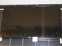 43 inch tv philips aan wandbeugel. afstandsbediening ontbreekt en dient gereinigd te worden.