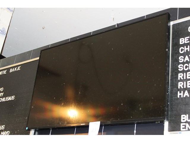 43 inch tv philips aan wandbeugel. afstandsbediening ontbreekt en dient gereinigd te worden. - afbeelding 2 van  2