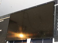 43 inch tv philips aan wandbeugel. afstandsbediening ontbreekt en dient gereinigd te worden. - afbeelding 2 van  2