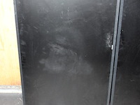 43 inch tv philips aan wandbeugel. afstandsbediening ontbreekt en dient gereinigd te worden. - afbeelding 3 van  4