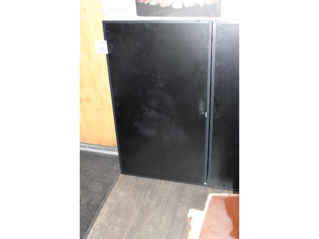 43 inch tv philips aan wandbeugel. afstandsbediening ontbreekt en dient gereinigd te worden. - afbeelding 4 van  4
