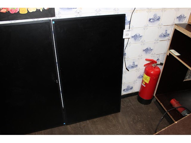 43 inch tv philips aan wandbeugel. afstandsbediening ontbreekt en dient gereinigd te worden. - afbeelding 1 van  2