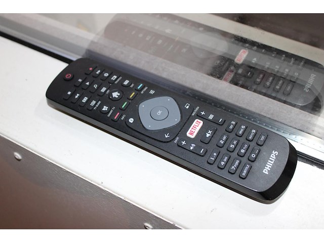 43 inch tv philips aan wandbeugel en afstandsbediening. - afbeelding 3 van  3