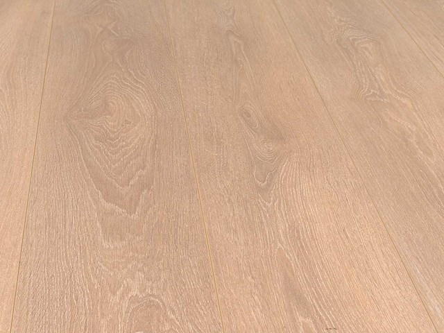 43 m2 laminaat plank - 1285 x 192 x 8 mm - afbeelding 1 van  4