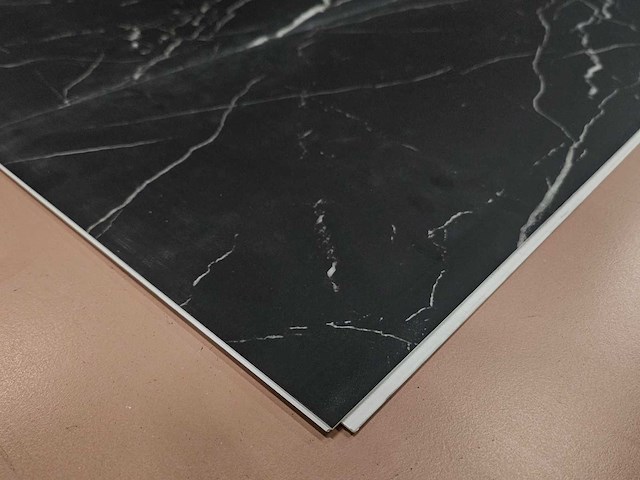 43 m2 pvc spc click tegel - 818 x 304 x 4 mm - afbeelding 2 van  3