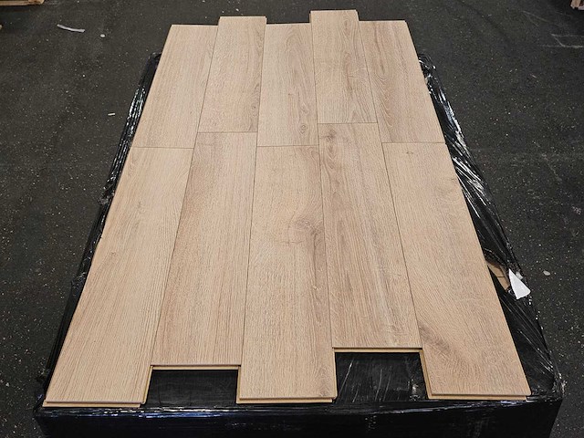 44 m2 laminaat plank - 640 x 143 x 12 mm - afbeelding 3 van  3