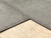 44 m2 pvc zelfklevend tegel - 610 x 610 x 3,5 mm - afbeelding 2 van  3