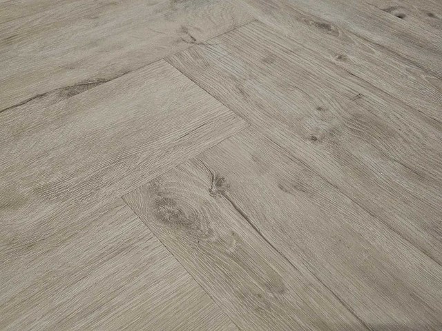 45 m2 pvc spc click visgraat - 610 x 150 x 6 mm - afbeelding 1 van  2