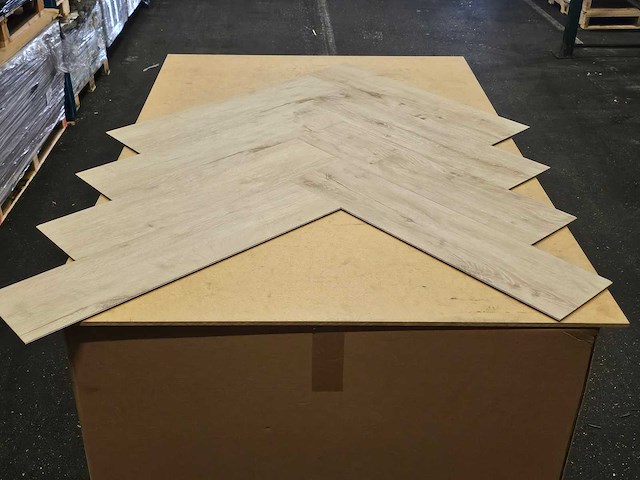 45 m2 pvc spc click visgraat - 610 x 150 x 6 mm - afbeelding 2 van  2