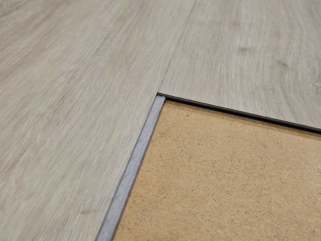 45 m2 pvc spc click visgraat - 610 x 150 x 6 mm - afbeelding 2 van  3