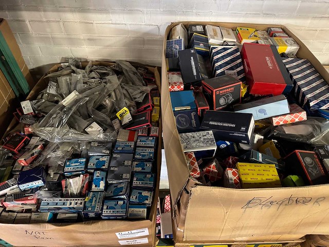 45 pallets technische auto-onderdelen - afbeelding 3 van  41