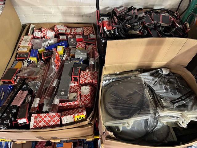 45 pallets technische auto-onderdelen - afbeelding 6 van  41