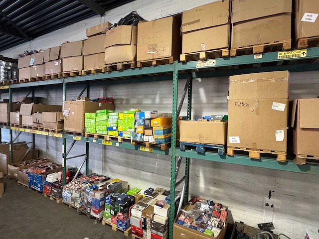 45 pallets technische auto-onderdelen - afbeelding 1 van  41