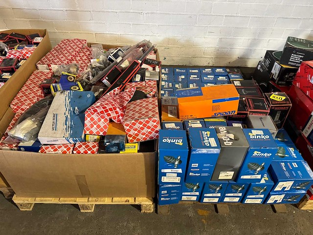 45 pallets technische auto-onderdelen - afbeelding 25 van  41