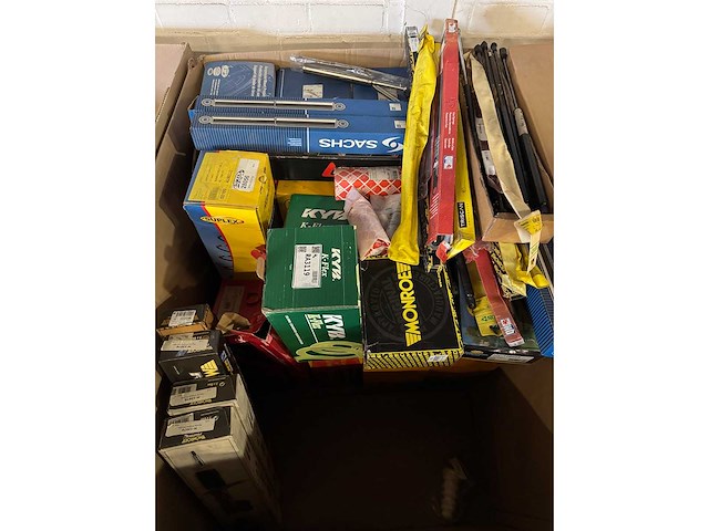 45 pallets technische auto-onderdelen - afbeelding 28 van  41