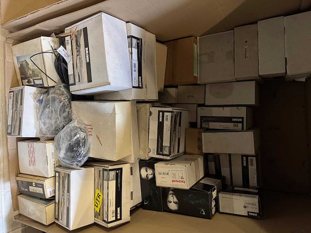 45 pallets technische auto-onderdelen - afbeelding 31 van  41