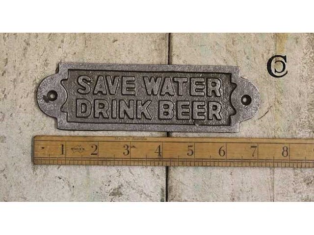 (450x) muurplaat "save water drink beer" ijzer 18 cm - afbeelding 1 van  2