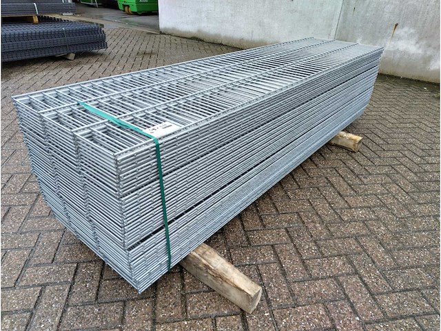 45x heras - dubbelstaafs hekwerk 8/6/8 (45x) 0,6m volbad gegalvaniseerd - afbeelding 1 van  11