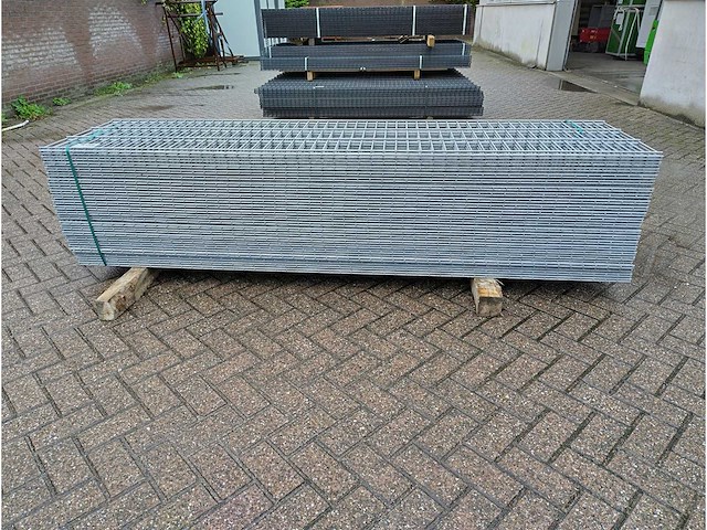 45x heras - dubbelstaafs hekwerk 8/6/8 (45x) 0,6m volbad gegalvaniseerd - afbeelding 5 van  11