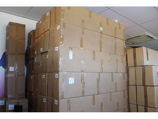 46 laadpalen met hoogte 130 cm. - afbeelding 1 van  5