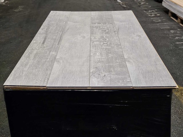 46 m2 laminaat plank - 1380 x 193 x 8 mm - afbeelding 3 van  3