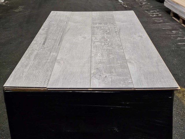 46 m2 laminaat plank - 1380 x 193 x 8 mm - afbeelding 3 van  3