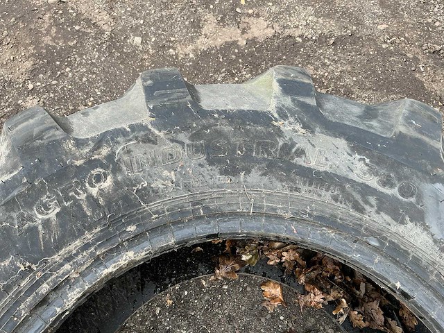 460/70 r24 band, wiel en velg - afbeelding 3 van  13