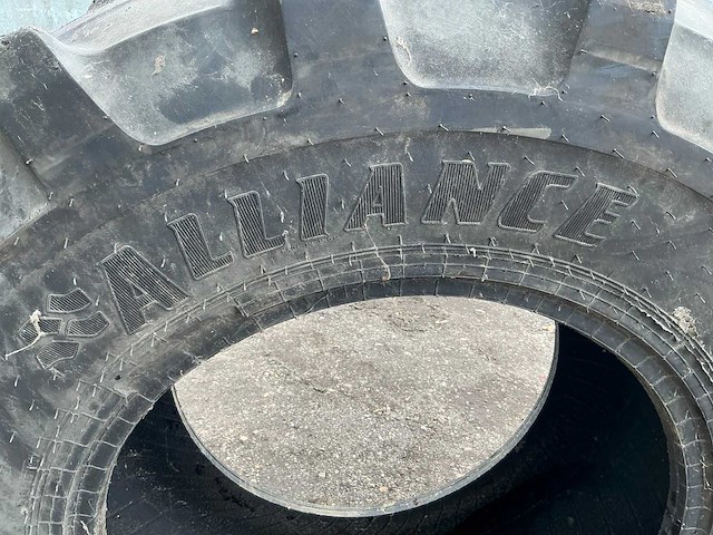 460/70 r24 band, wiel en velg - afbeelding 4 van  13