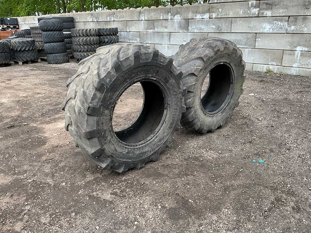 460/70 r24 band, wiel en velg - afbeelding 8 van  13