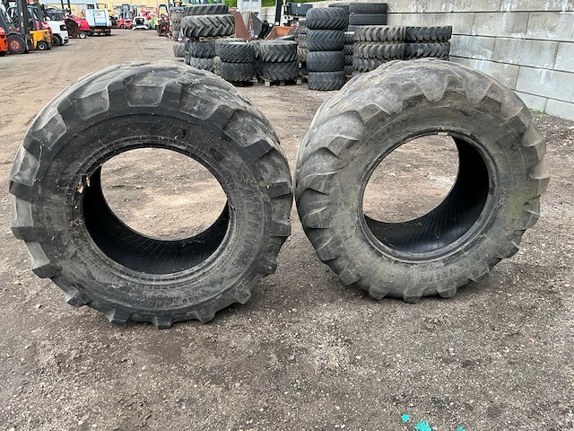 460/70 r24 band, wiel en velg - afbeelding 9 van  13