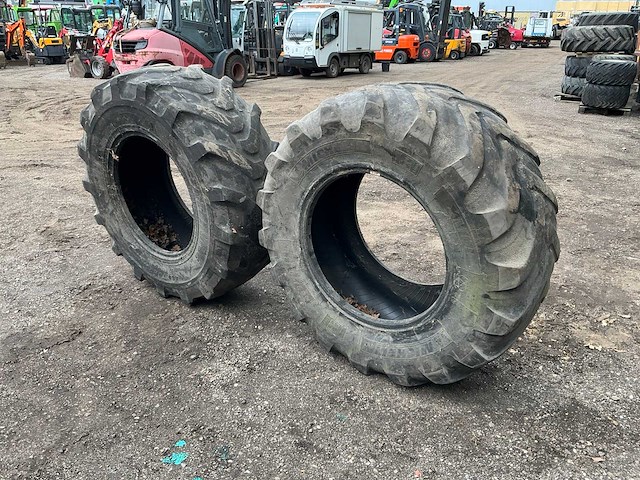 460/70 r24 band, wiel en velg - afbeelding 10 van  13
