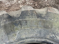 460/70 r24 band, wiel en velg - afbeelding 13 van  13