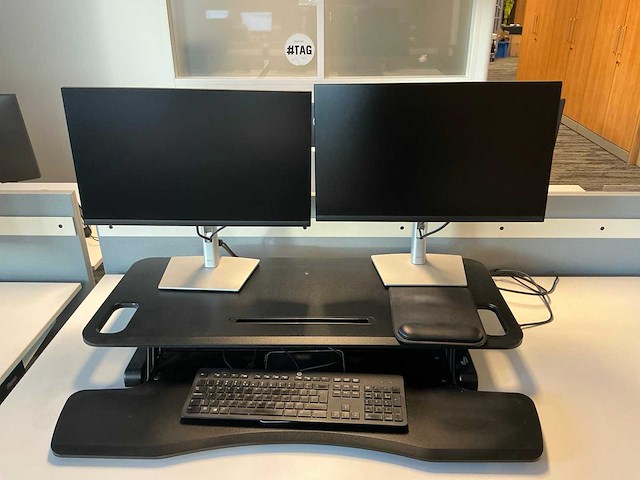 47 monitoren met 19 dockingstations - afbeelding 6 van  16