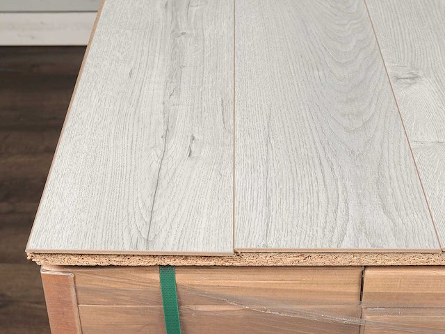 48 m2 laminaat plank - 1383 x 193 x 8 mm - afbeelding 1 van  2