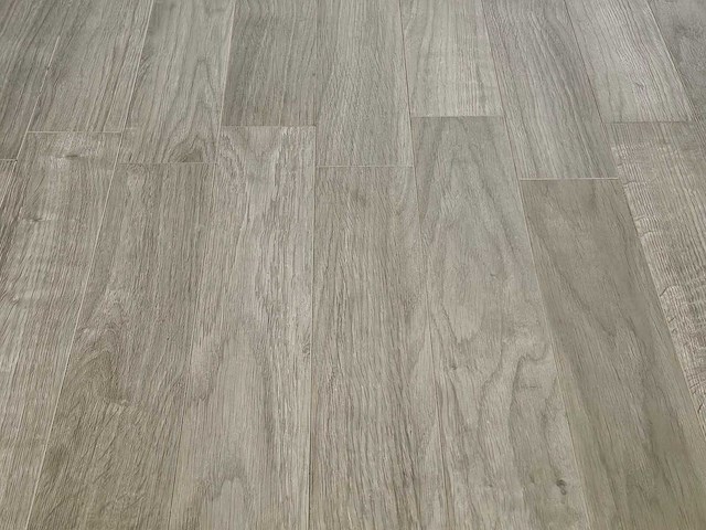 48 m2 laminaat plank - 504 x 84 x 8 mm - afbeelding 1 van  3