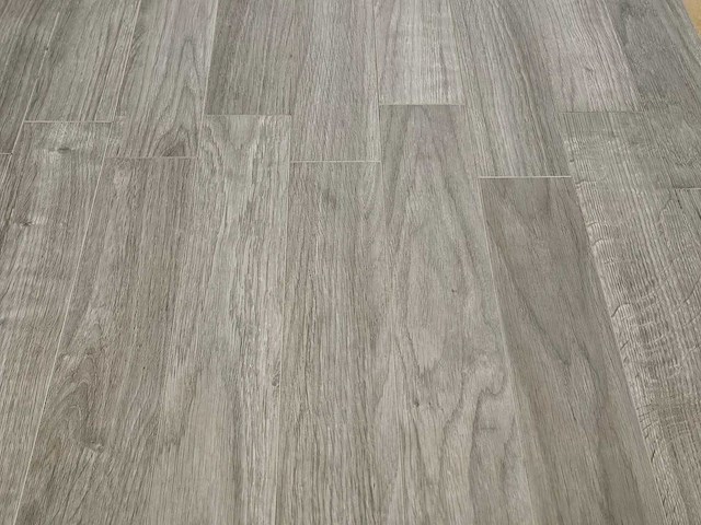 48 m2 laminaat plank - 504 x 84 x 8 mm - afbeelding 1 van  3
