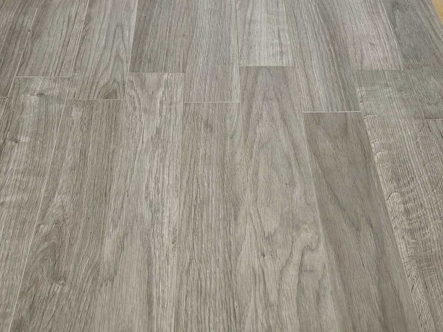 48 m2 laminaat plank - 504 x 84 x 8 mm - afbeelding 1 van  3