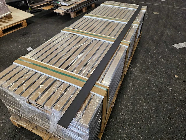 48 meter mdf luxe muur plinten 2400 x 58 x 12 mm - afbeelding 3 van  3
