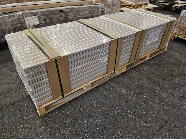 48 meter mdf luxe muur plinten 2400 x 58 x 12 mm - afbeelding 2 van  3