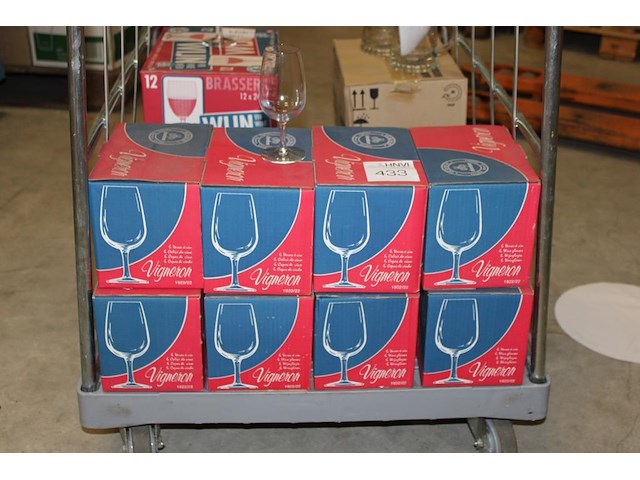 48 wijnglazen vigneron. - afbeelding 1 van  2