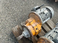 48,5 meter aan opvoerbuizen met schroeven met elektromotoren - afbeelding 21 van  21
