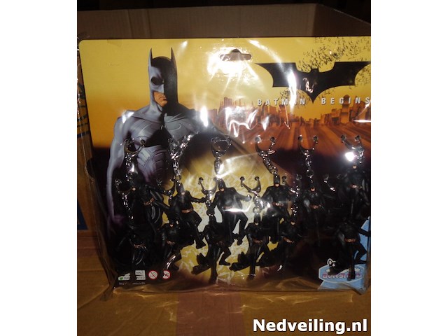 48x batman sleutelhanger op display - afbeelding 1 van  3