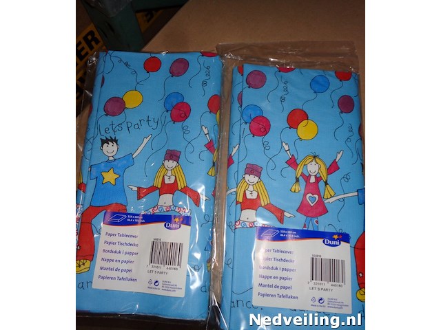 48x papieren tafellaken let's party 118x180cm - afbeelding 2 van  3