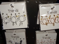 48x trendz fashion accessoires oorbellen op display
